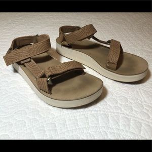 ❤️ Teva Universal Midform Geometric Sandal in color Sand Dune womens size 7